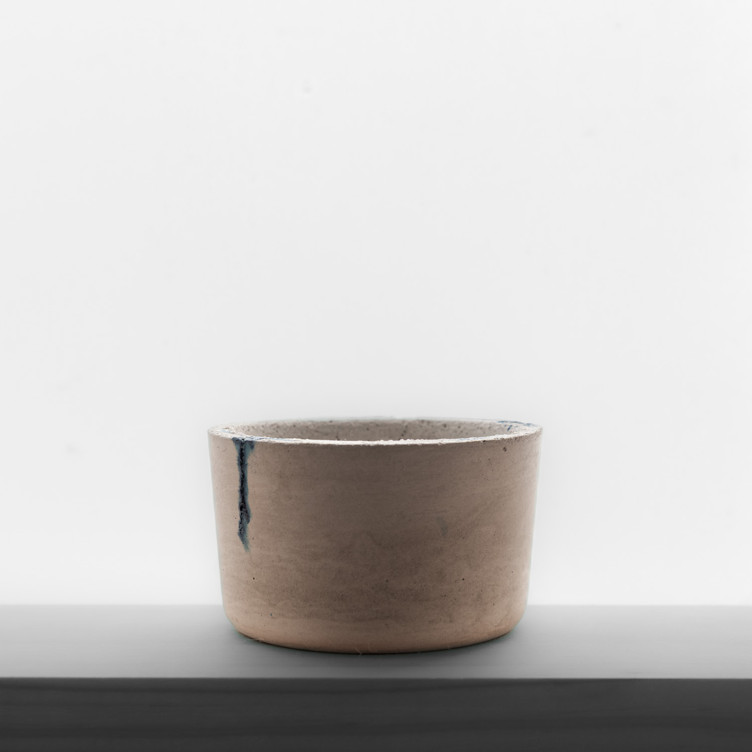 mini pot de béton rond