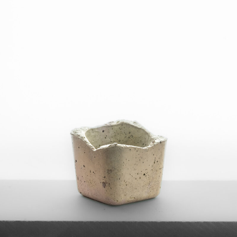 mini pot en béton, cube gris sable et jaune, ngARTdesign
