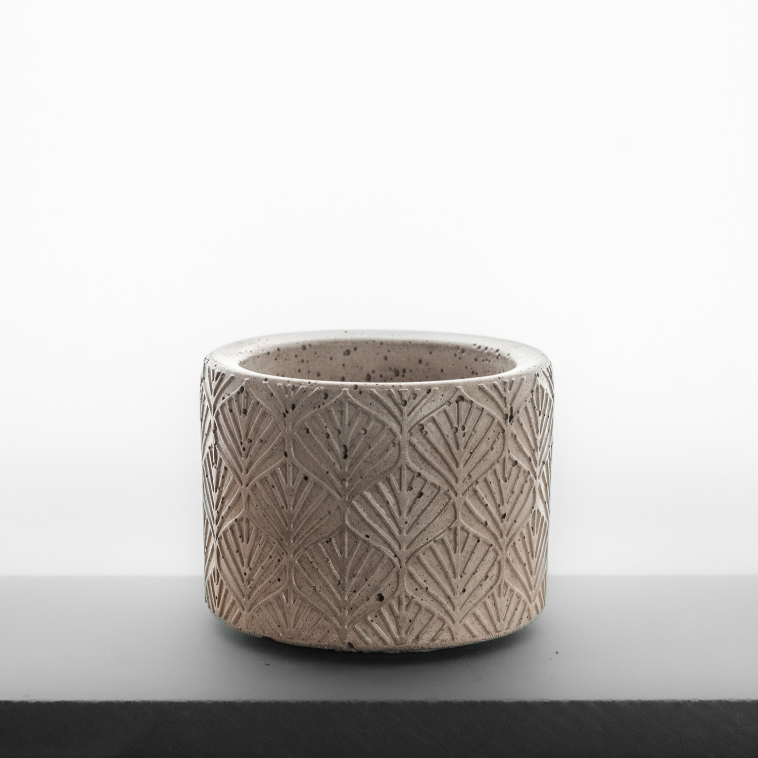 ngARTdesign, pot en béton, texturé feuillage, beige rosé