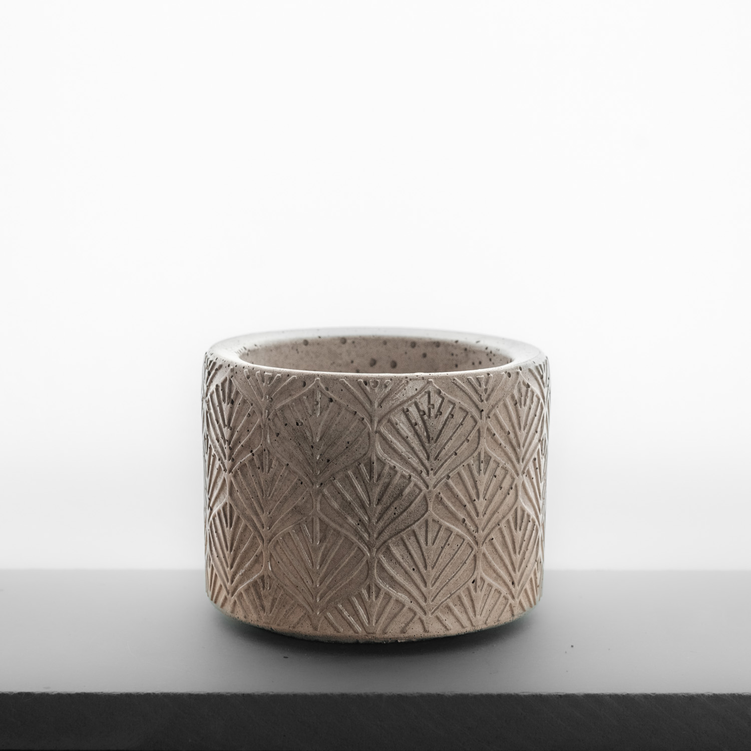 ngARTdesign, pot en béton, texturé feuillage, beige rosé