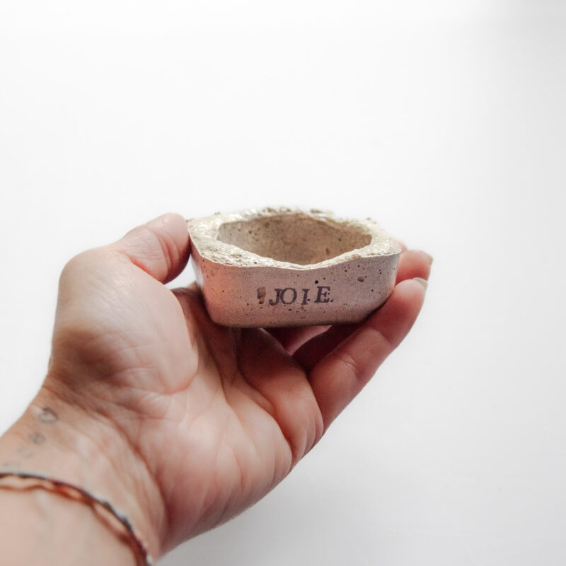 collection Les minis, les mignons contenant en béton - Joie - ngARTdesign